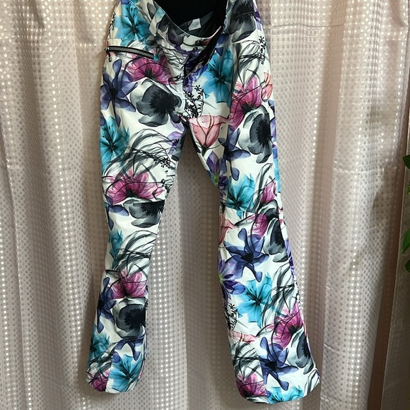 Size 8 OBERMEYER Women's Malta Ski Pant - Picture 6 of 11